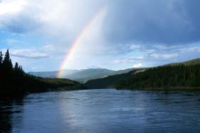 Regenbogen am Teslin-River